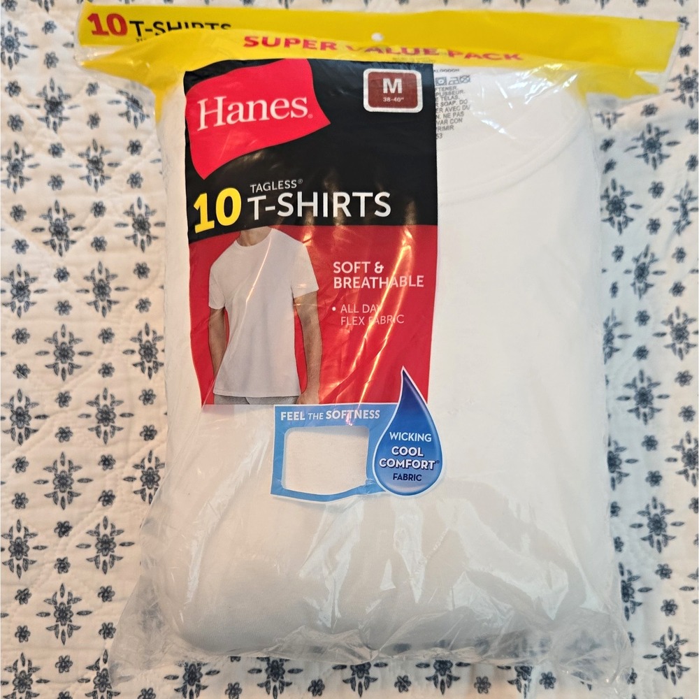 NWT Hanes Men's Tagless 10-Pack White Cotton Crew Neck T-Shirt Size M.